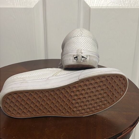 🔥🔥 VANS LEATHER Slip On Sneakers - EXCELLENT Condition - Mens 6.5 / Women 8 - Picture 8 of 11